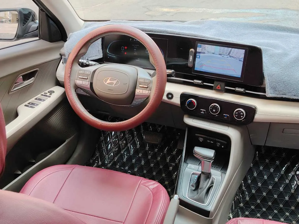 Car image 21