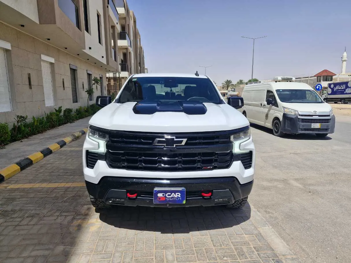 Car image 2
