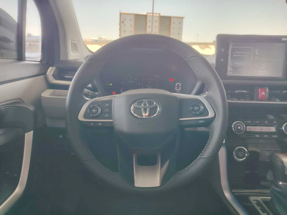 Car image 28