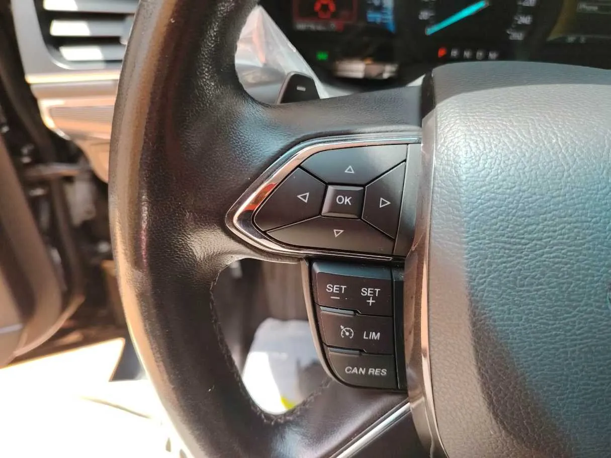 Car image 36