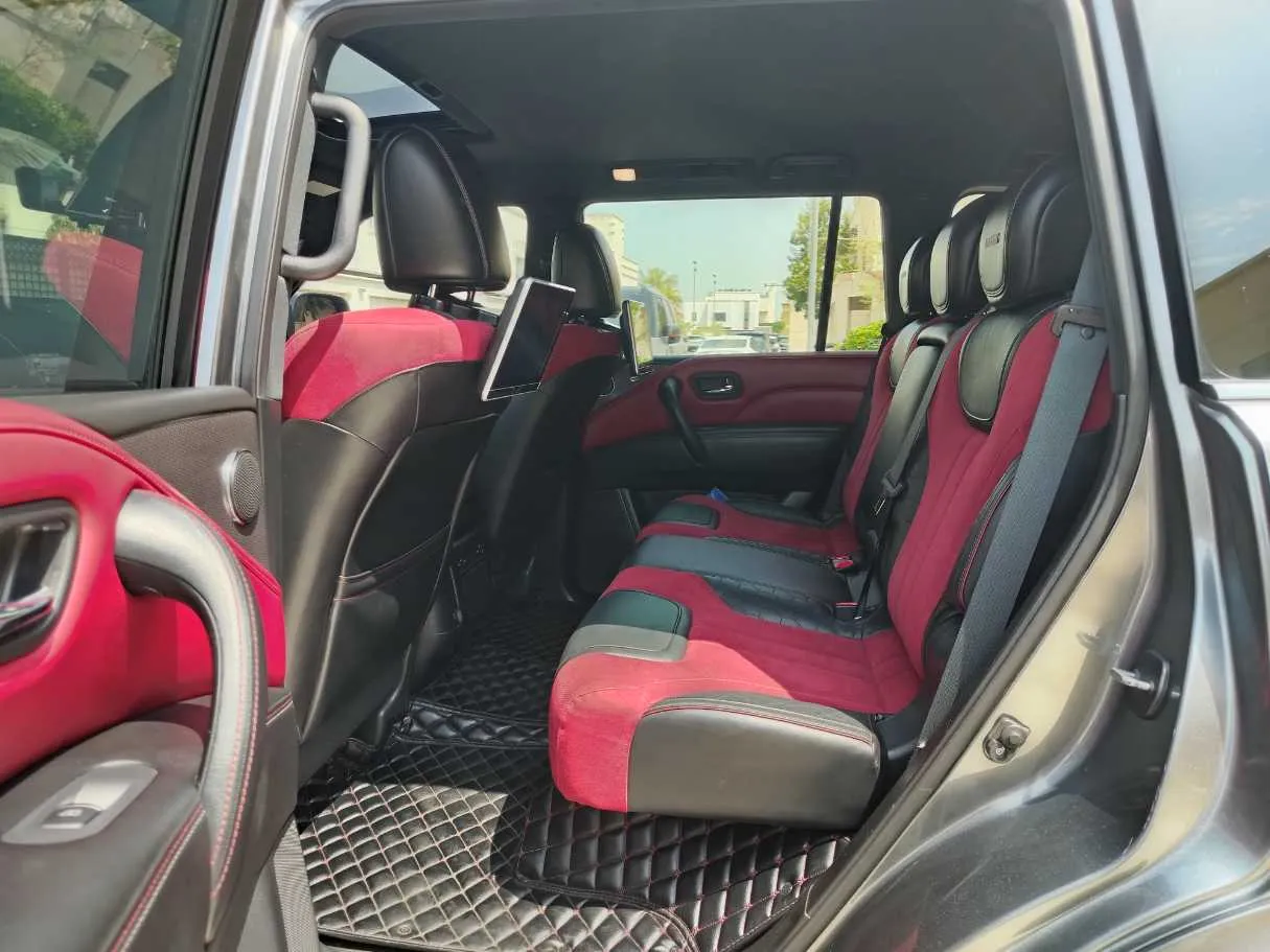 Car image 19