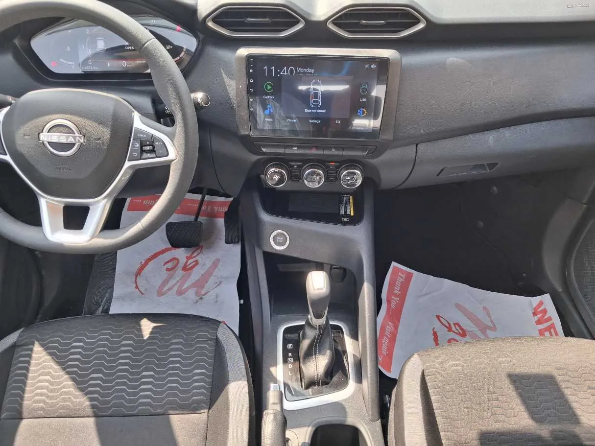 Car image 16