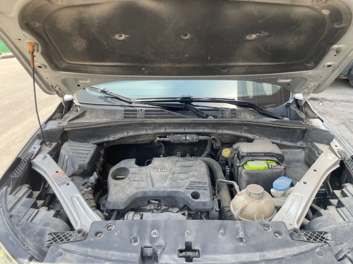 Car image 24