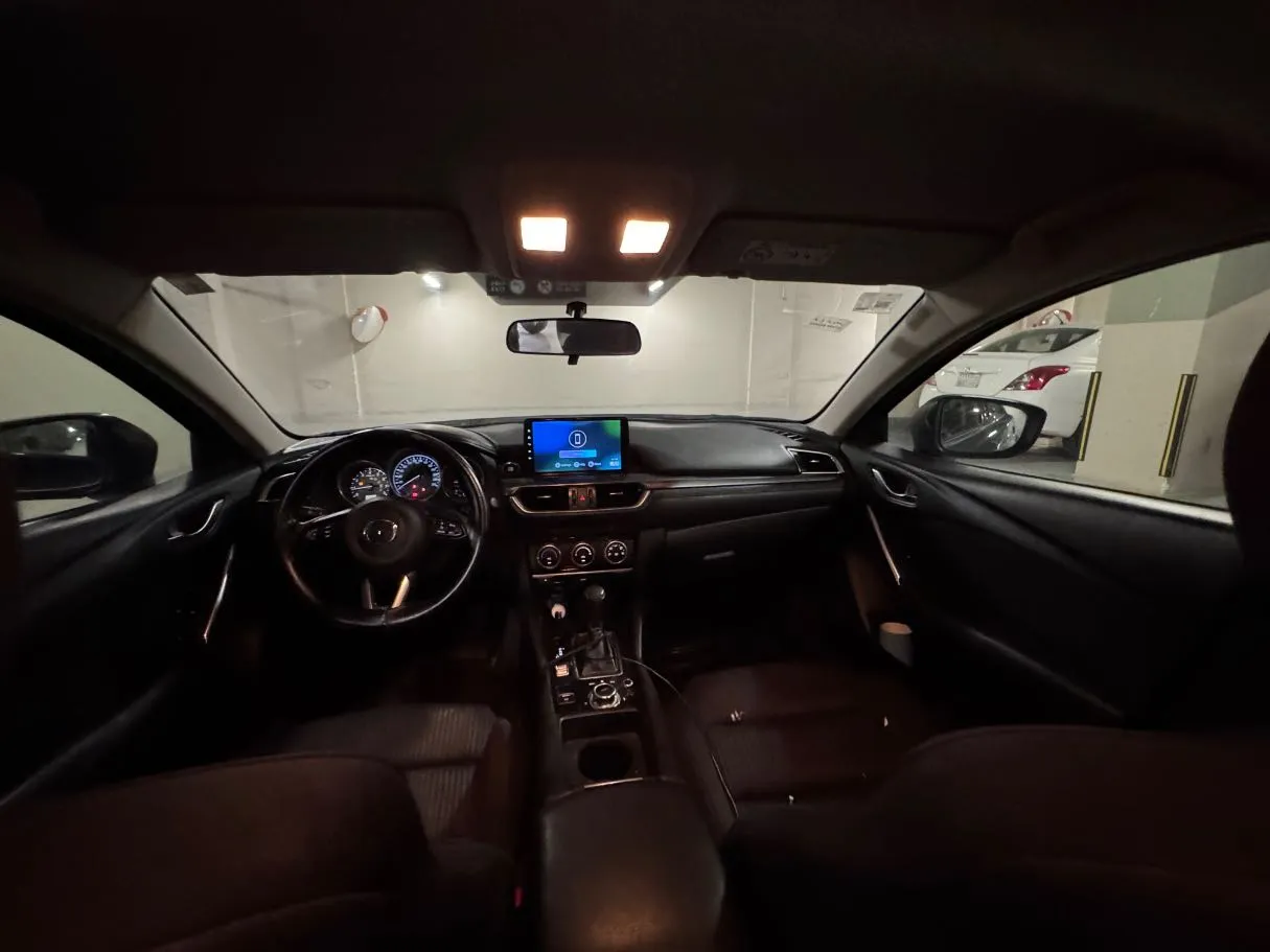 Car image 15