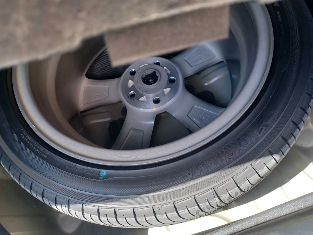 Car image 22