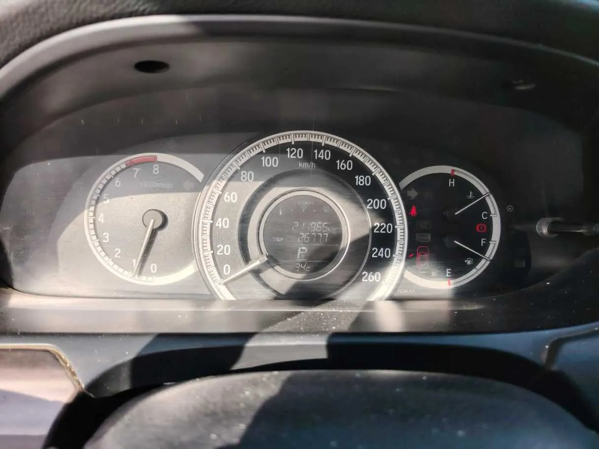 Car image 24