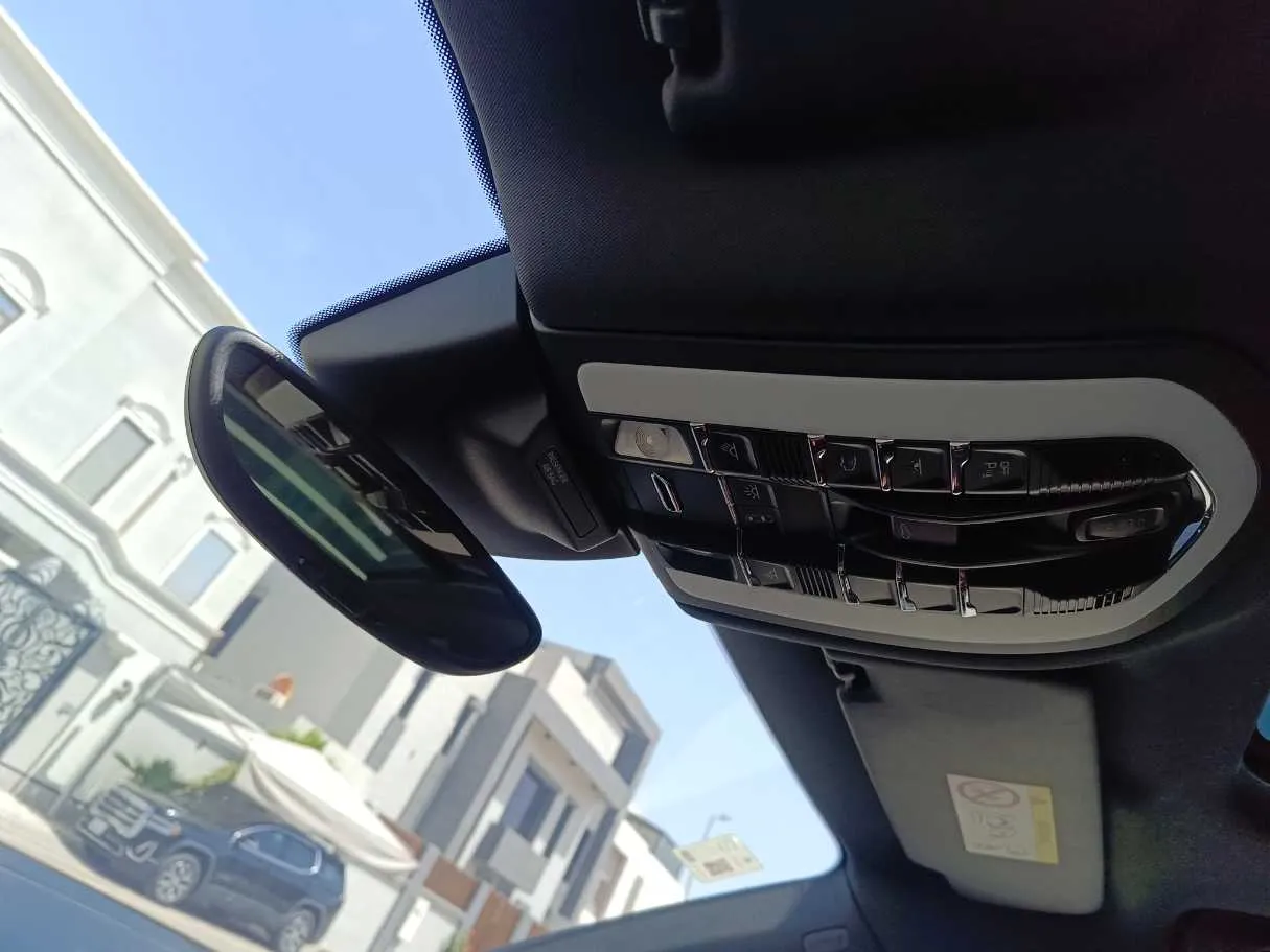 Car image 33
