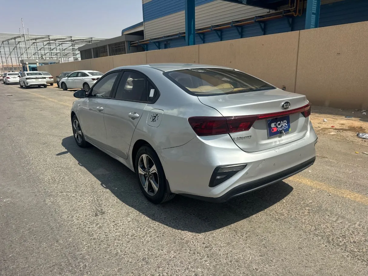 Car image 7