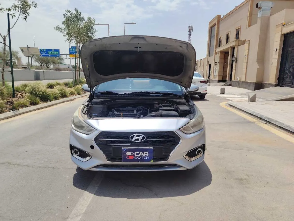 Car image 30