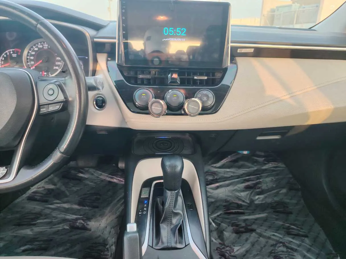 Car image 18