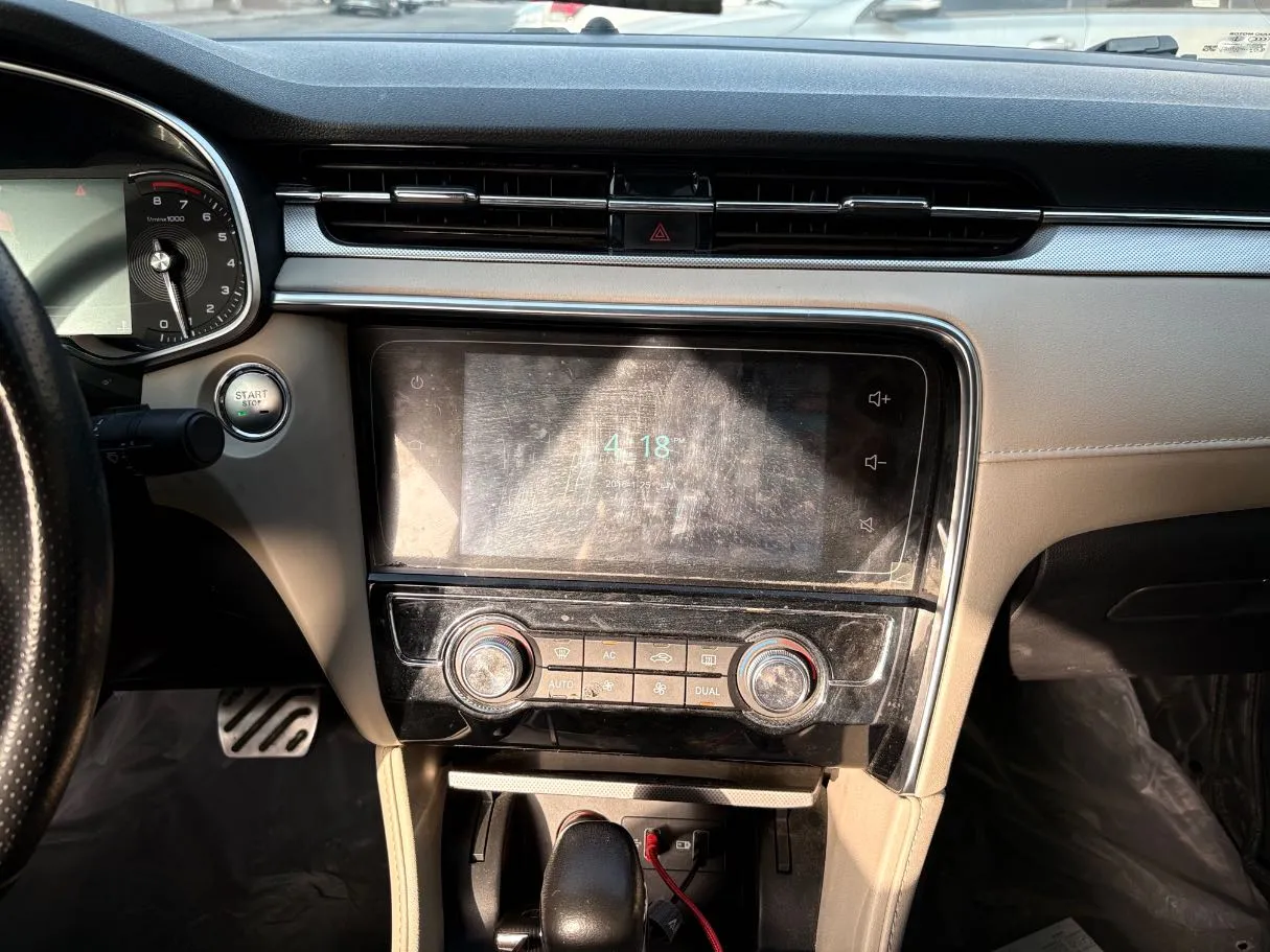 Car image 20