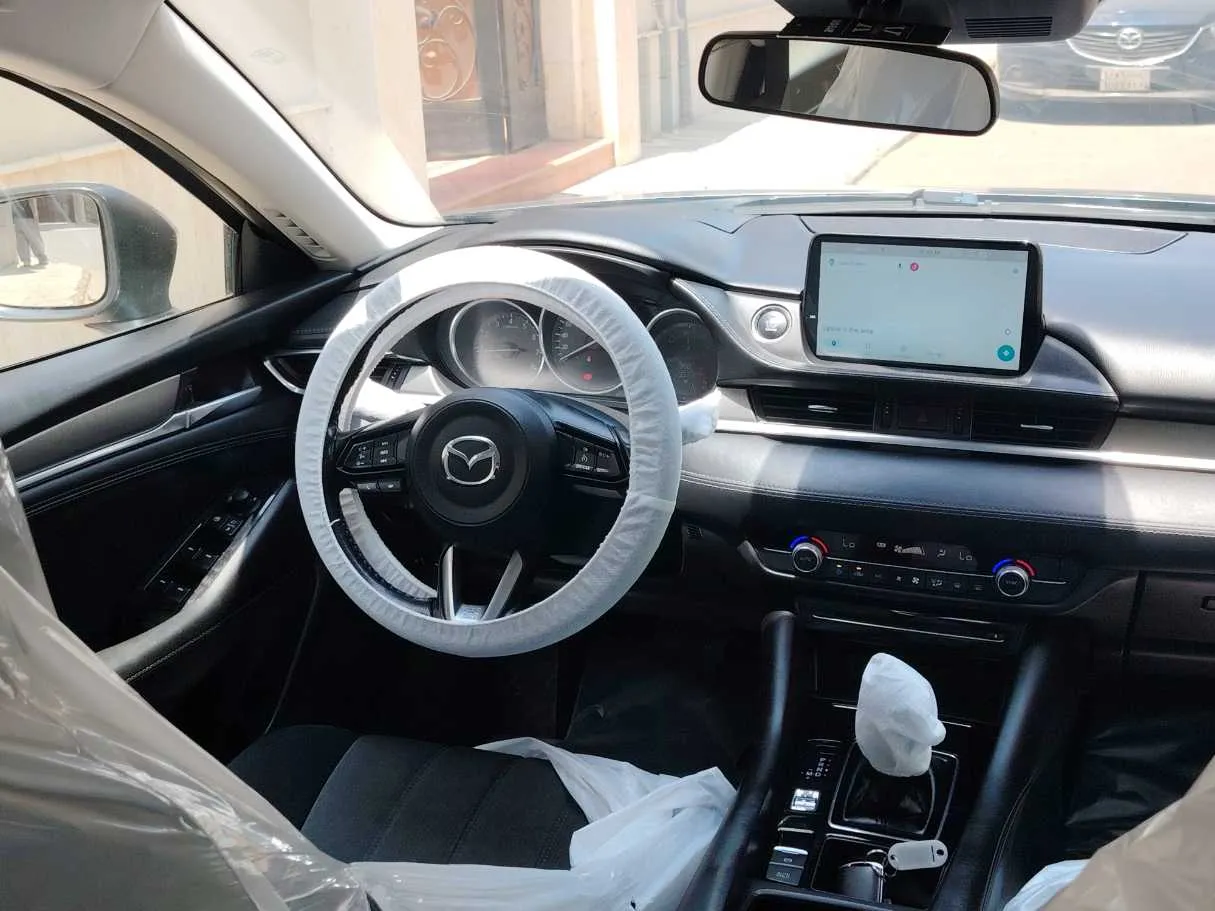 Car image 19