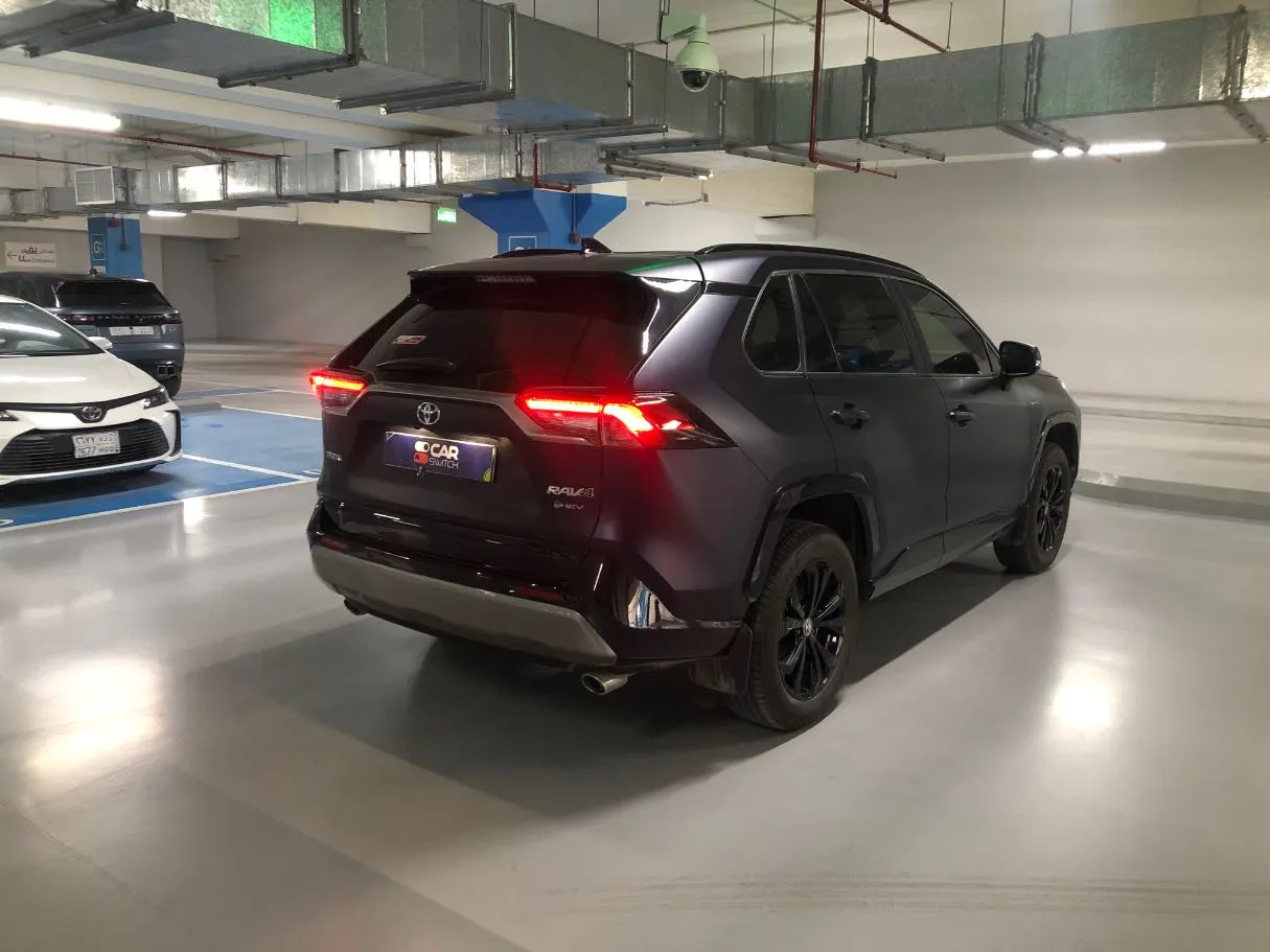 Car image 5