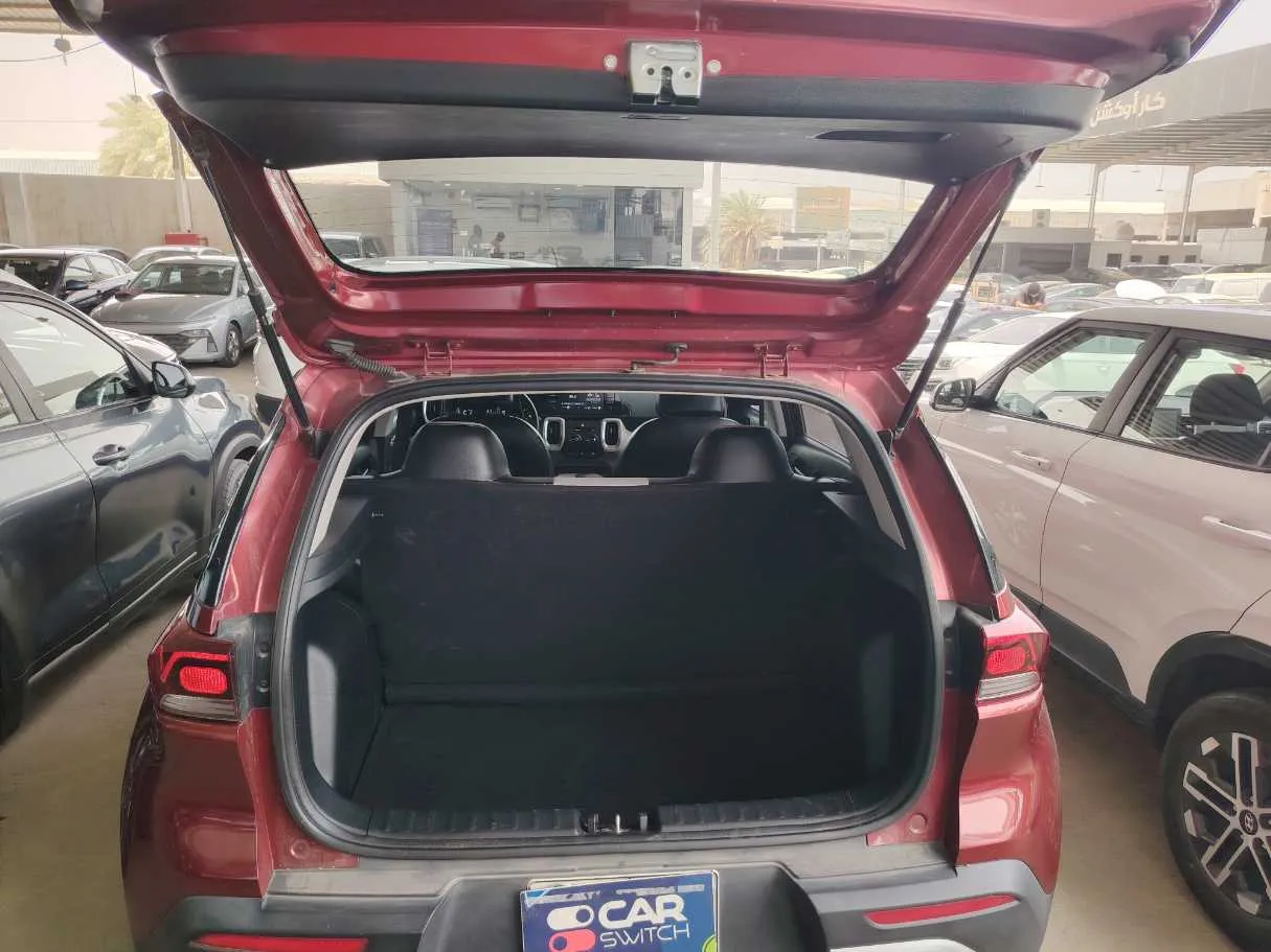 Car image 26
