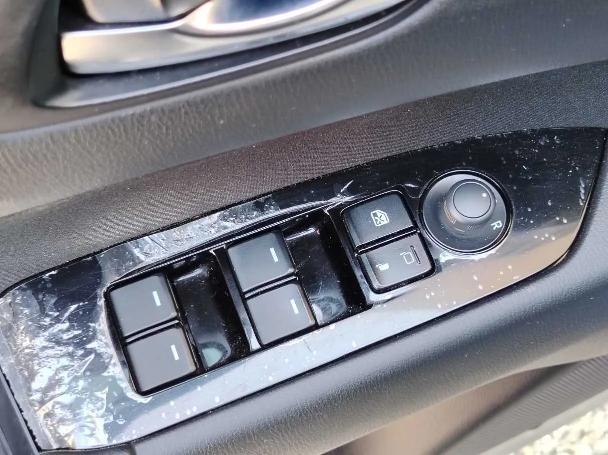 Car image 28