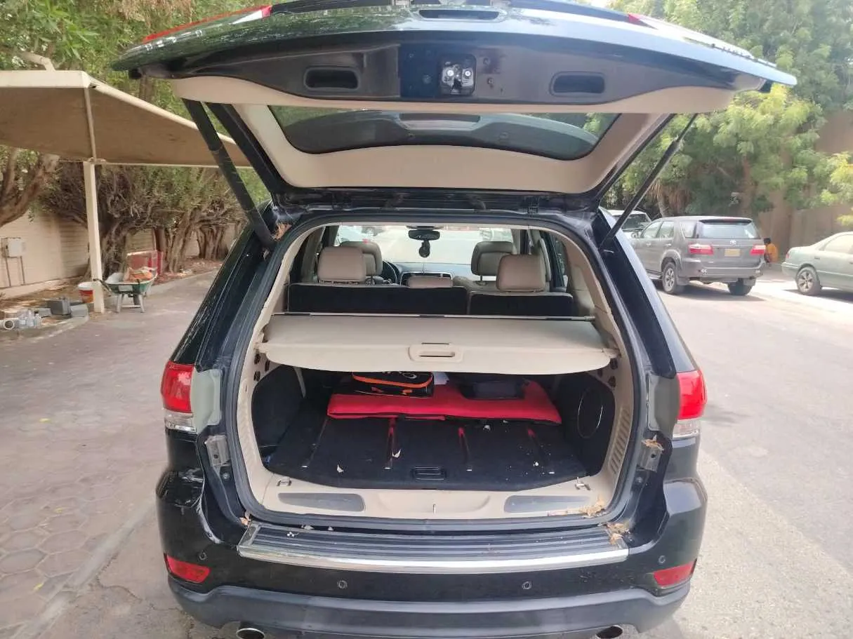 Car image 29