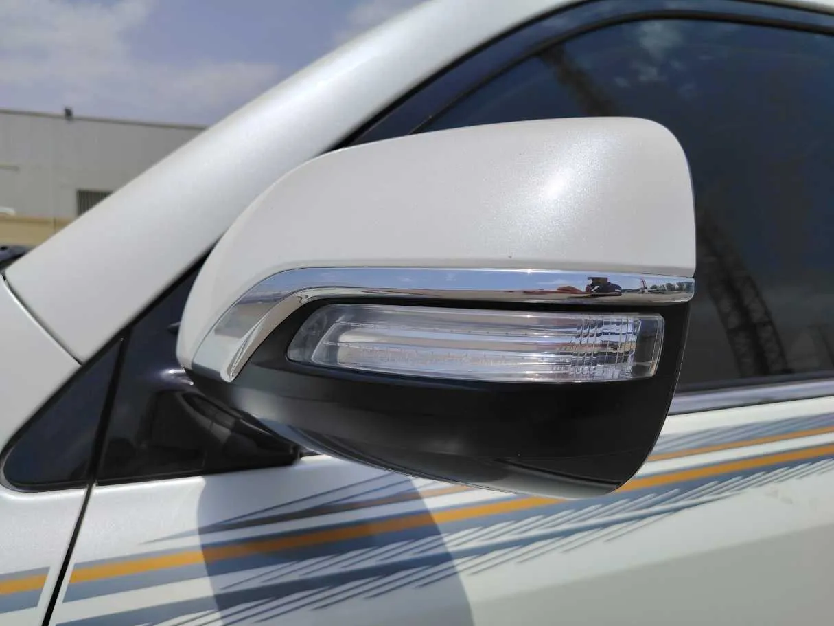 Car image 28