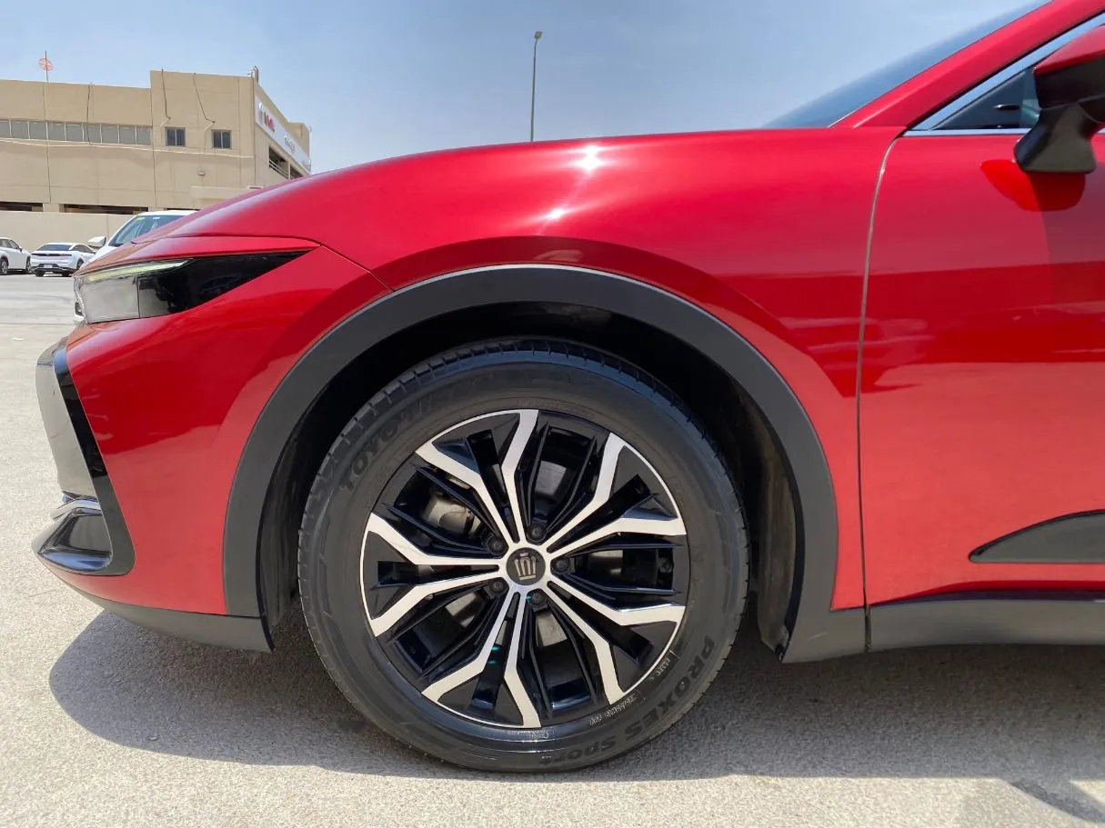 Car image 9