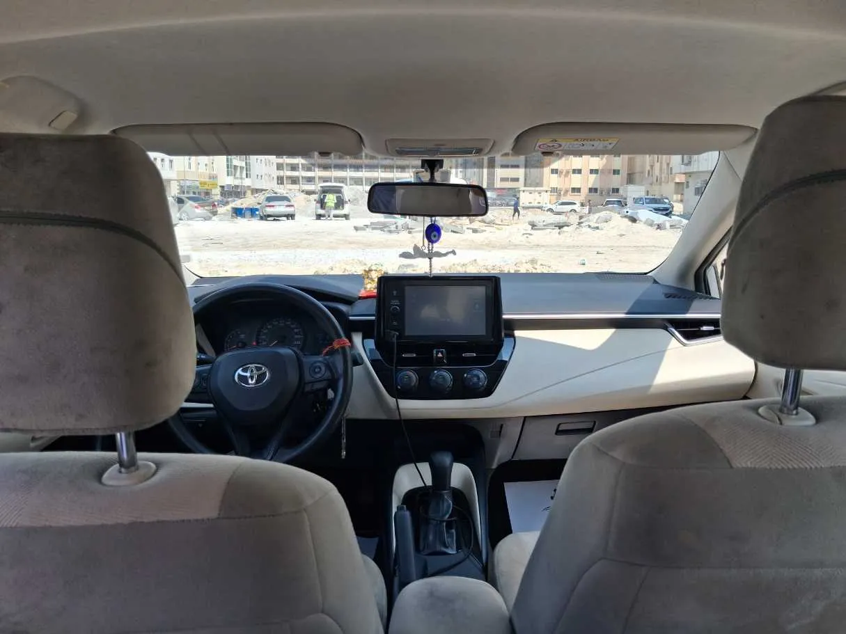 Car image 14