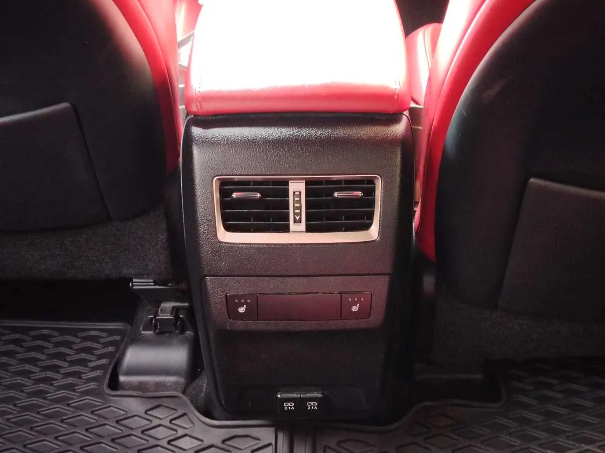Car image 33