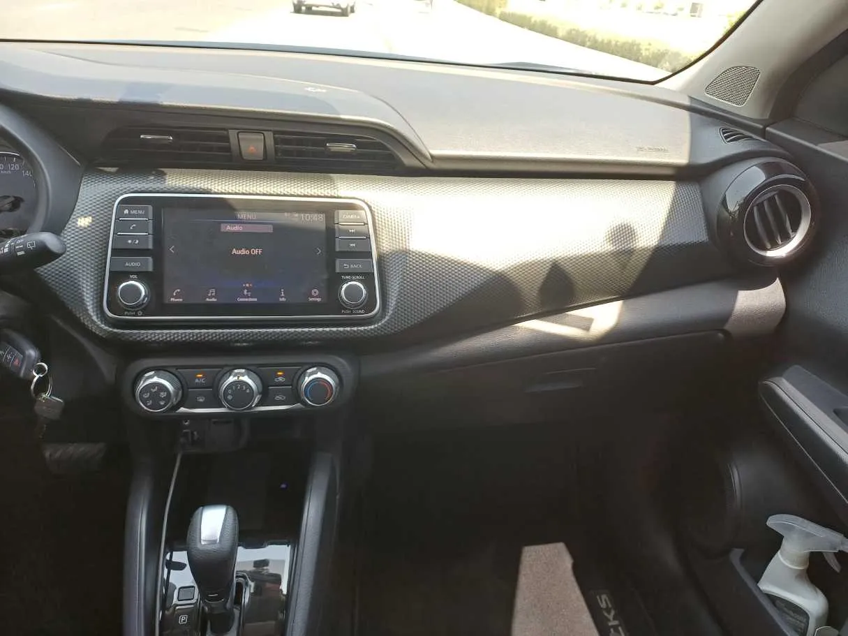 Car image 15