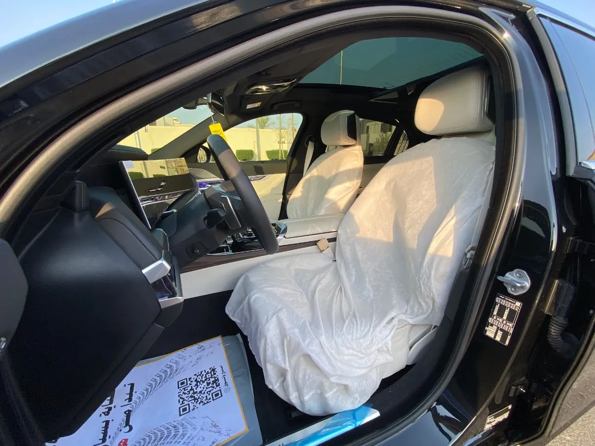 Car image 11
