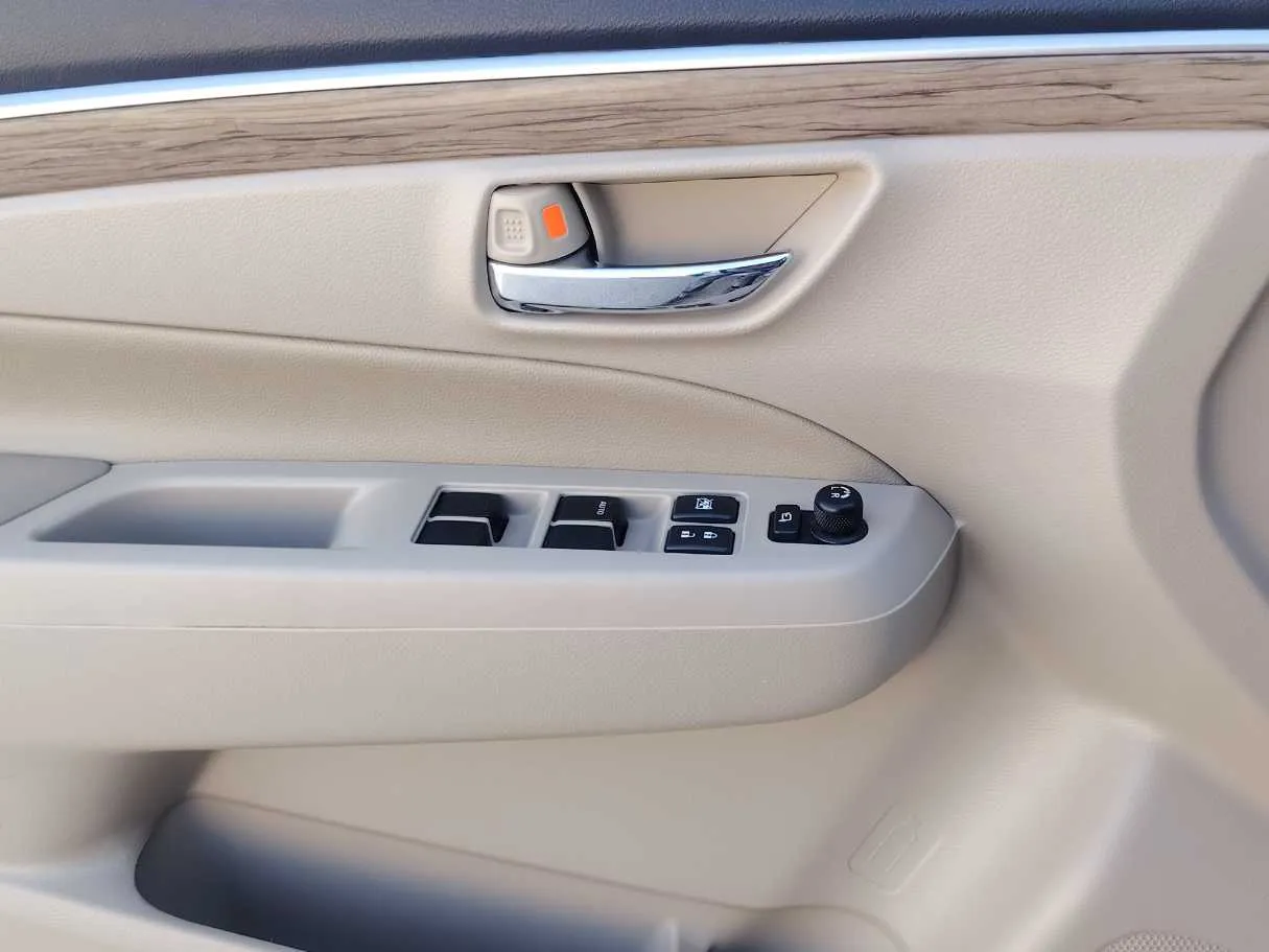 Car image 22