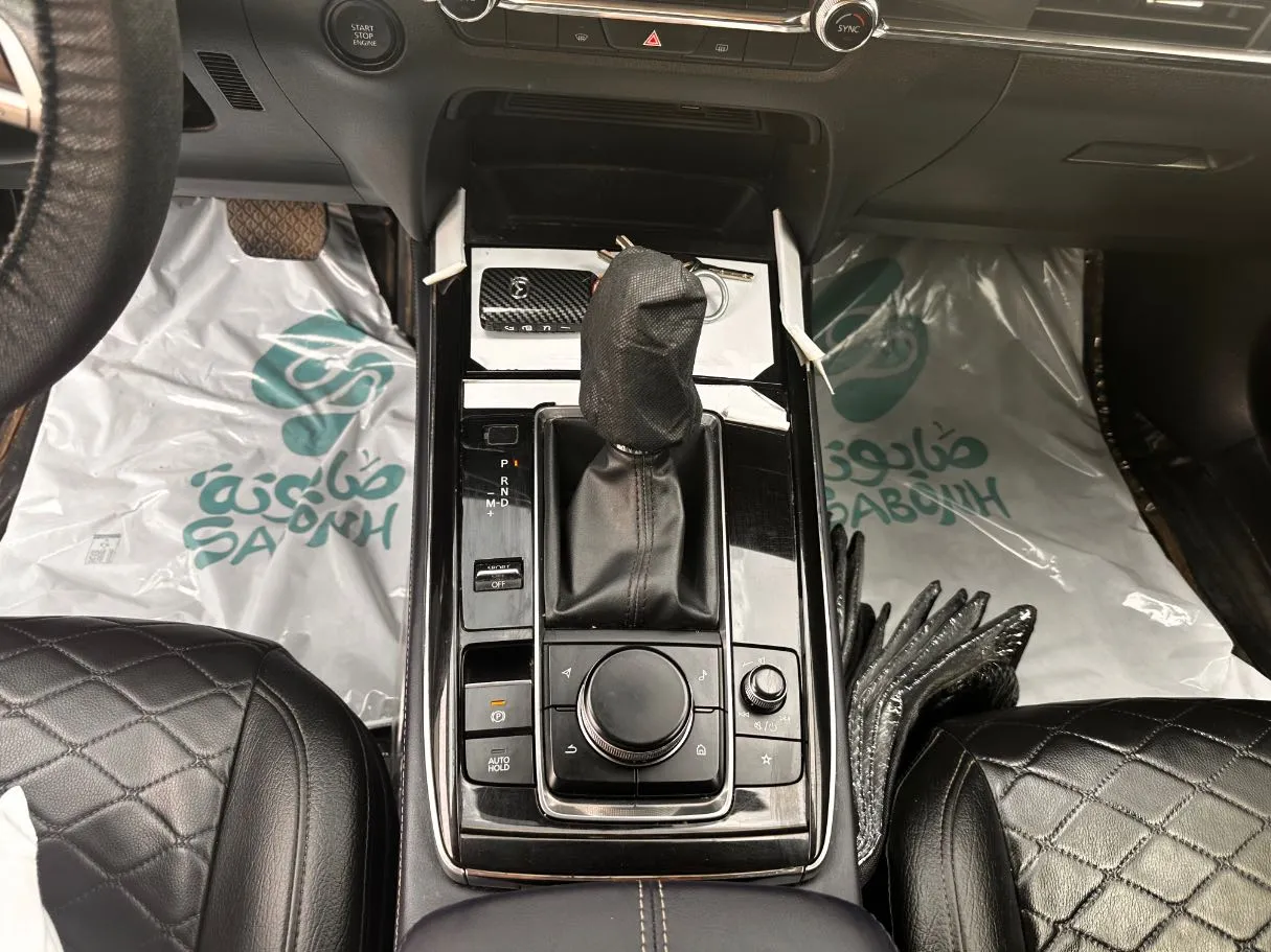 Car image 18