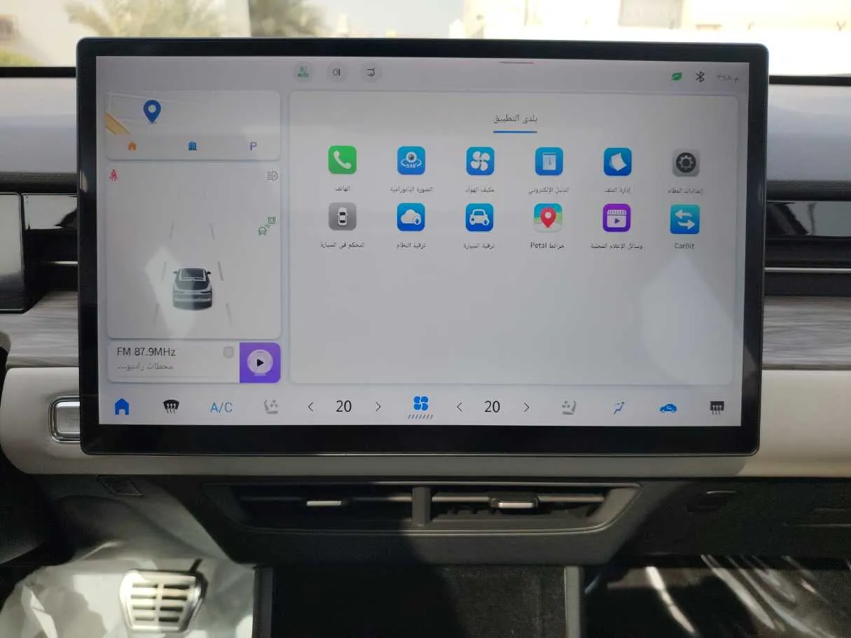 Car image 19