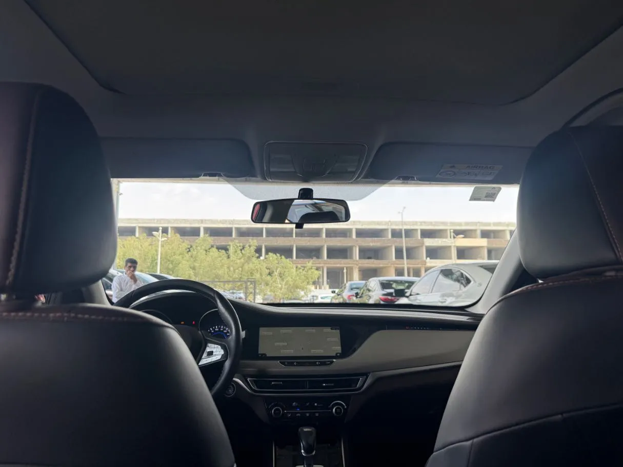 Car image 15