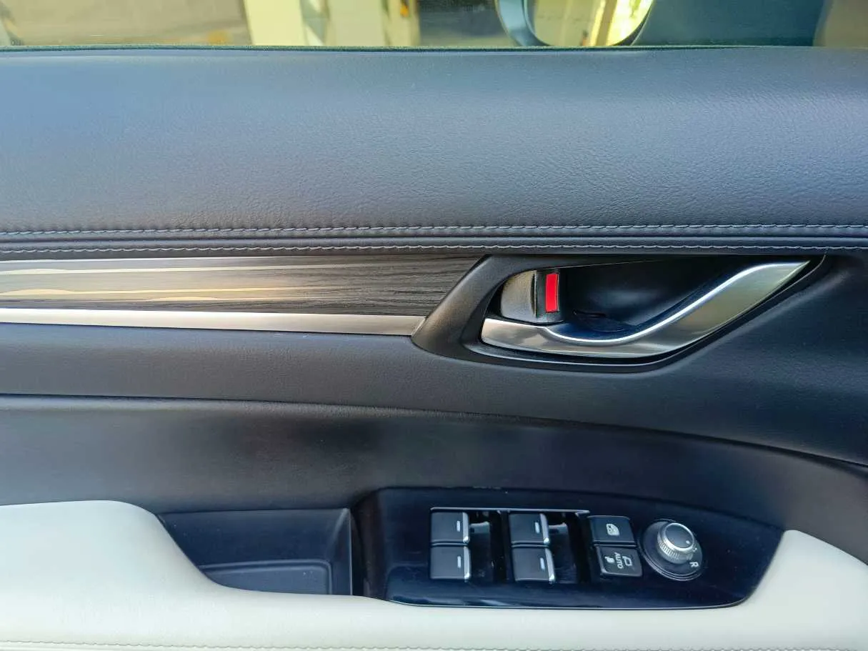 Car image 35