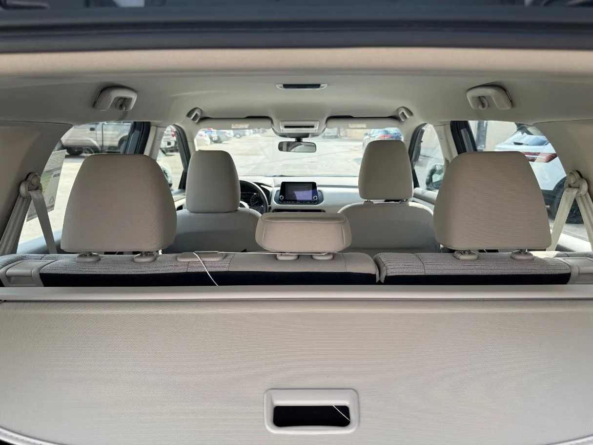 Car image 20