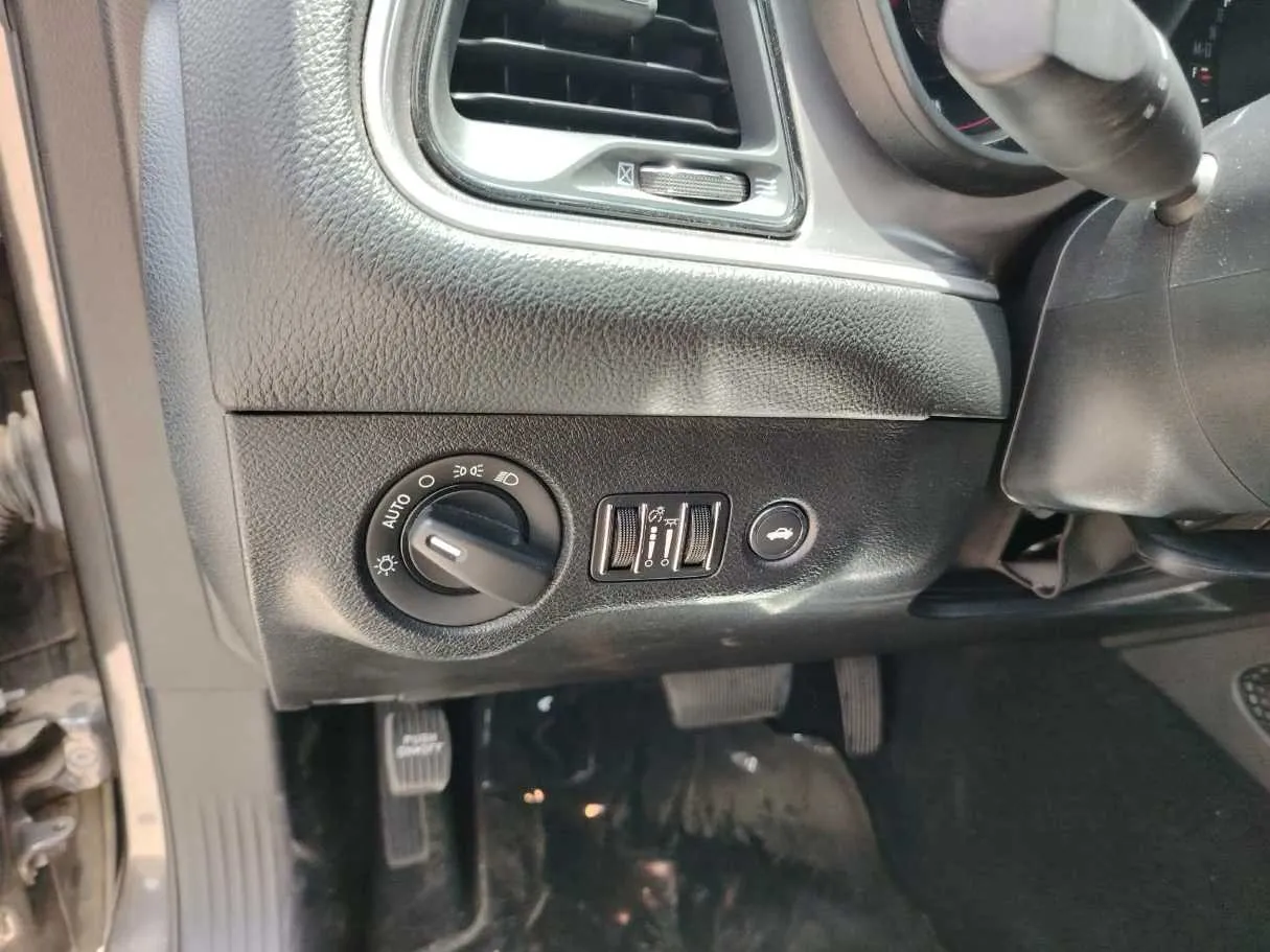 Car image 31