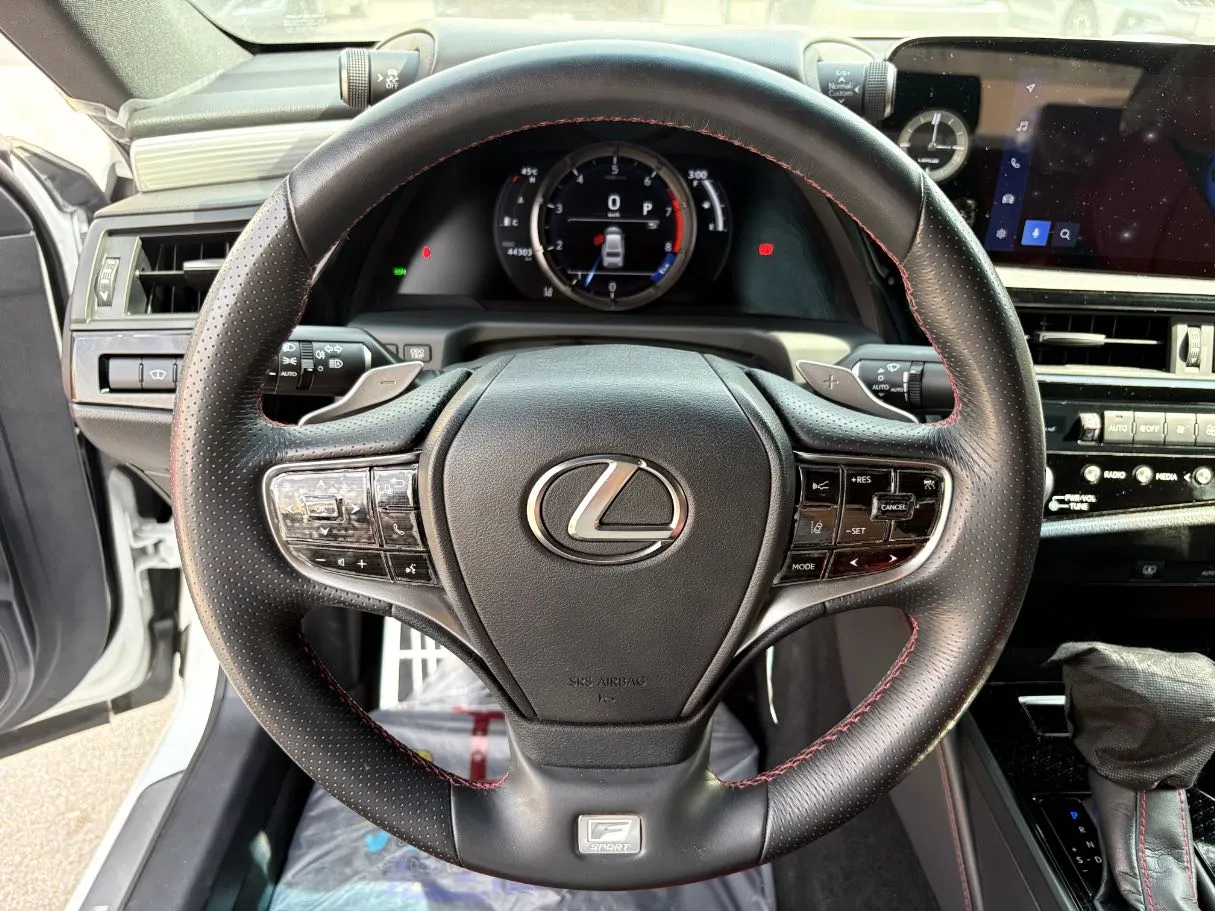 Car image 22