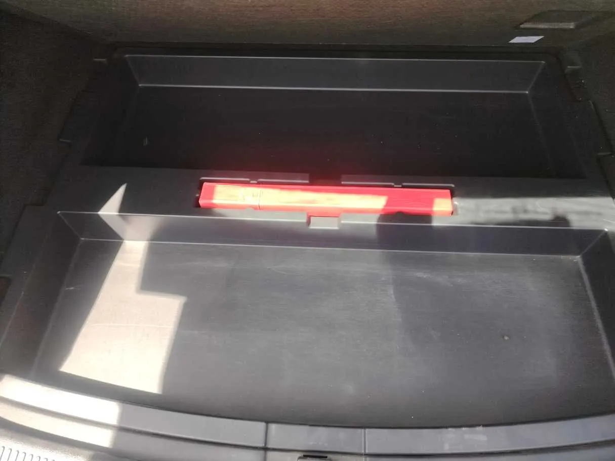 Car image 28