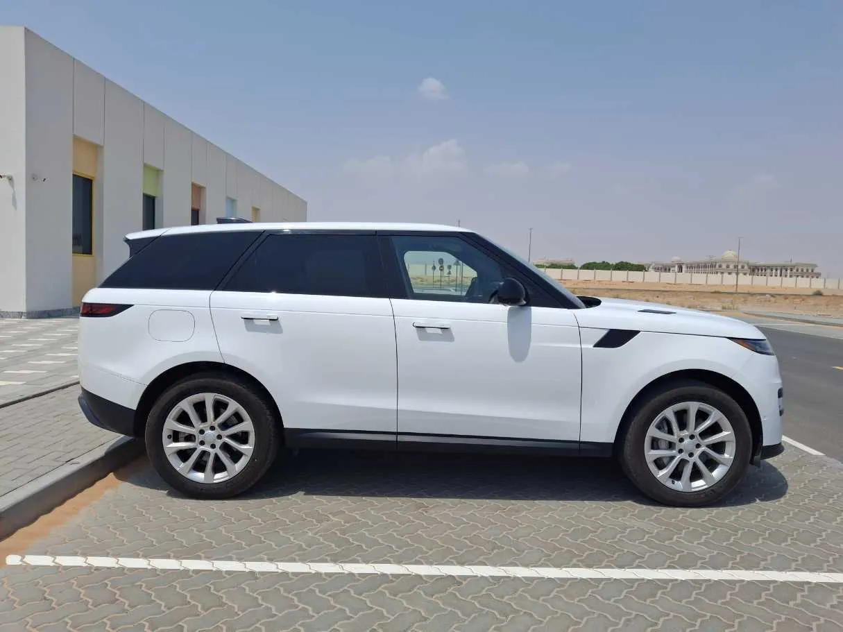 Car image 8