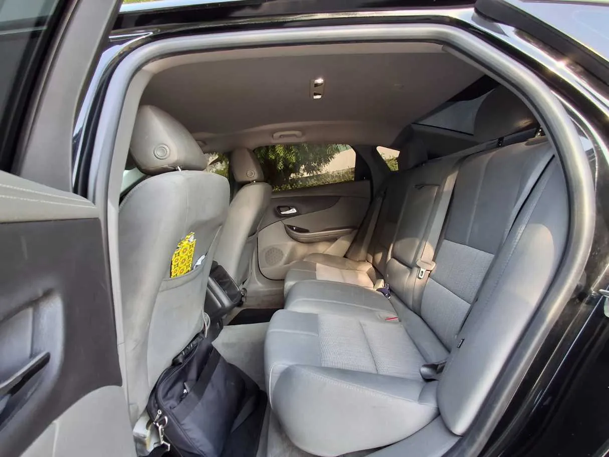 Car image 13