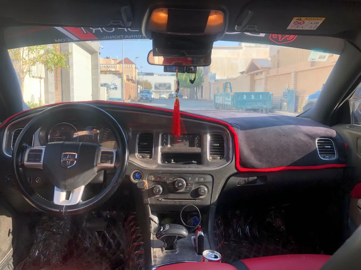Car image 16