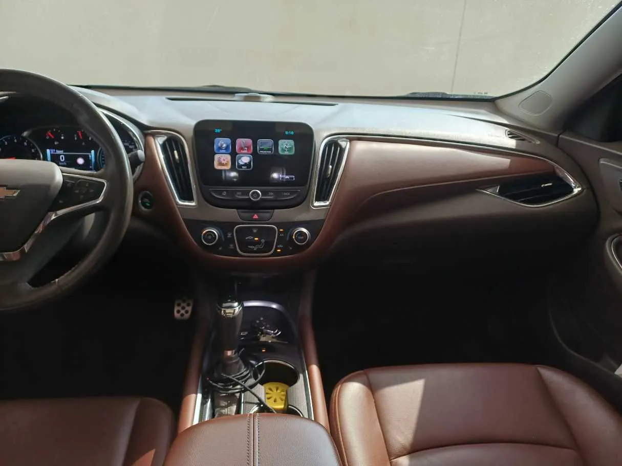 Car image 16