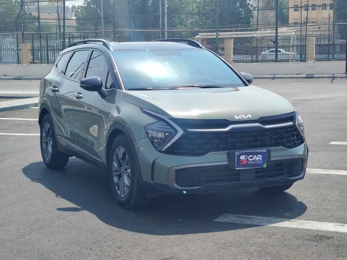 Car image 3