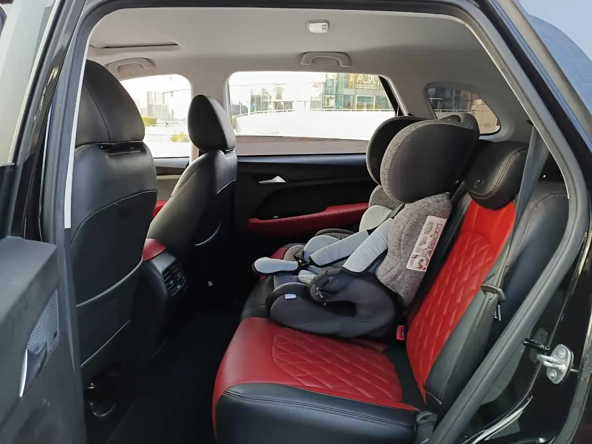 Car image 13