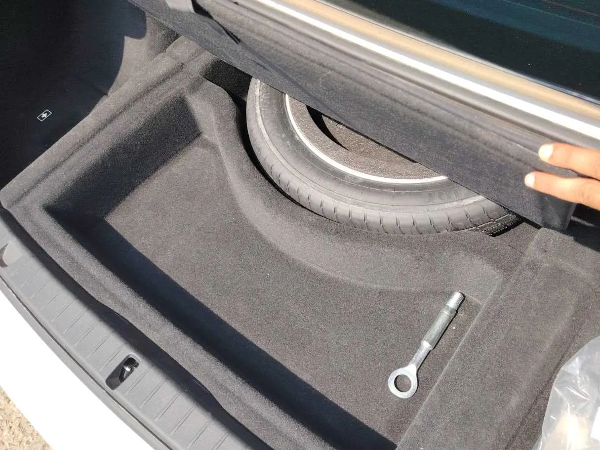 Car image 39