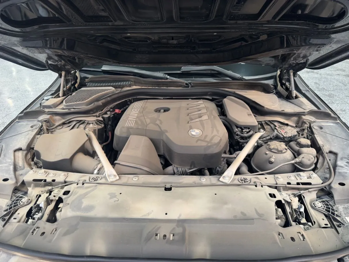 Car image 23