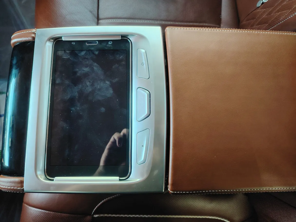 Car image 26