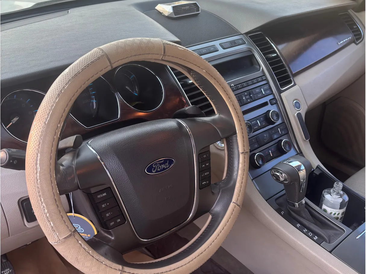 Car image 5