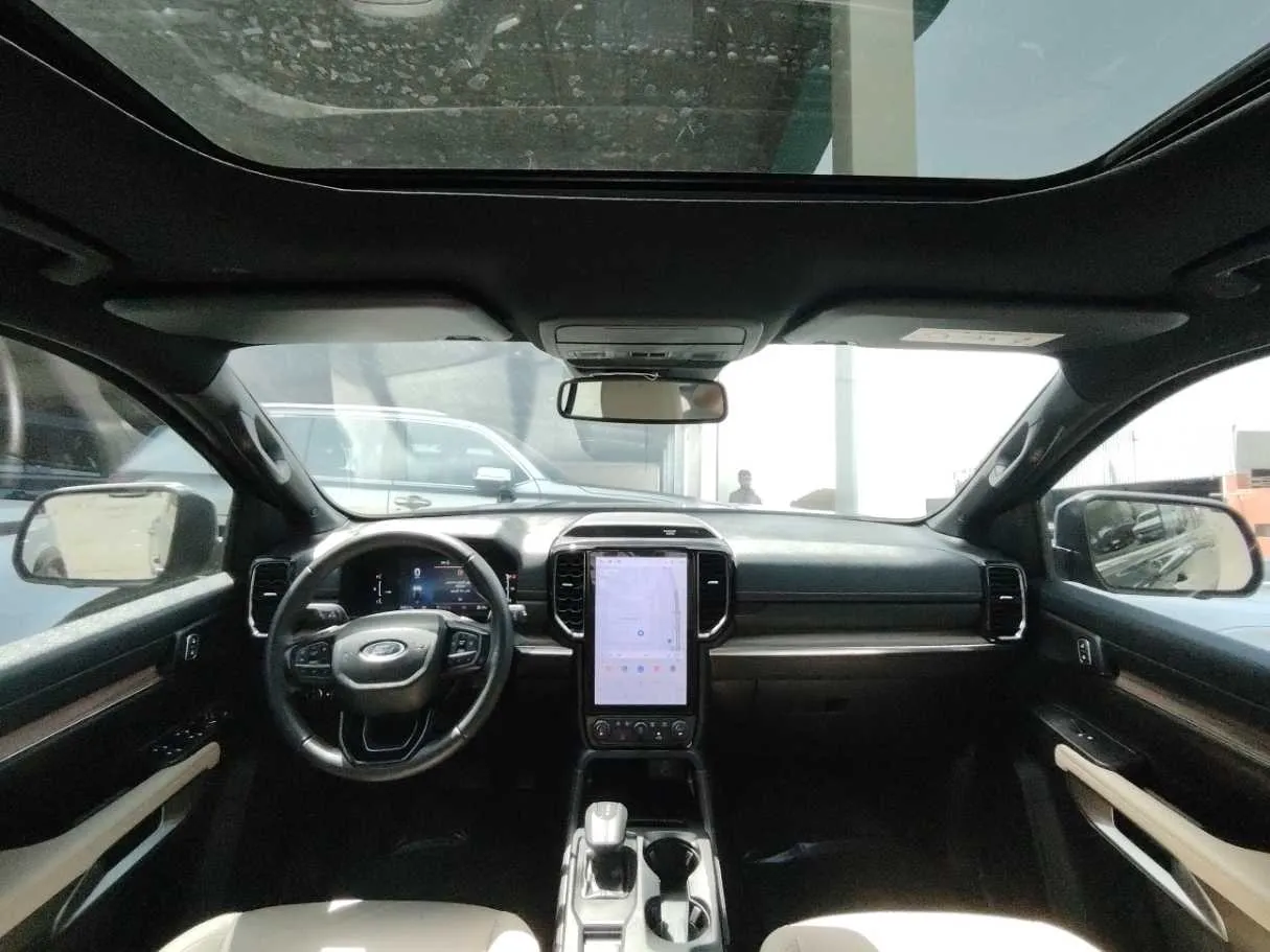 Car image 23