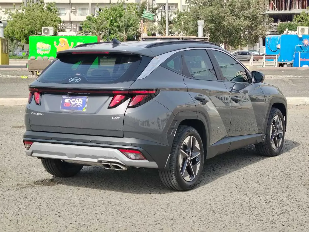 Car image 5