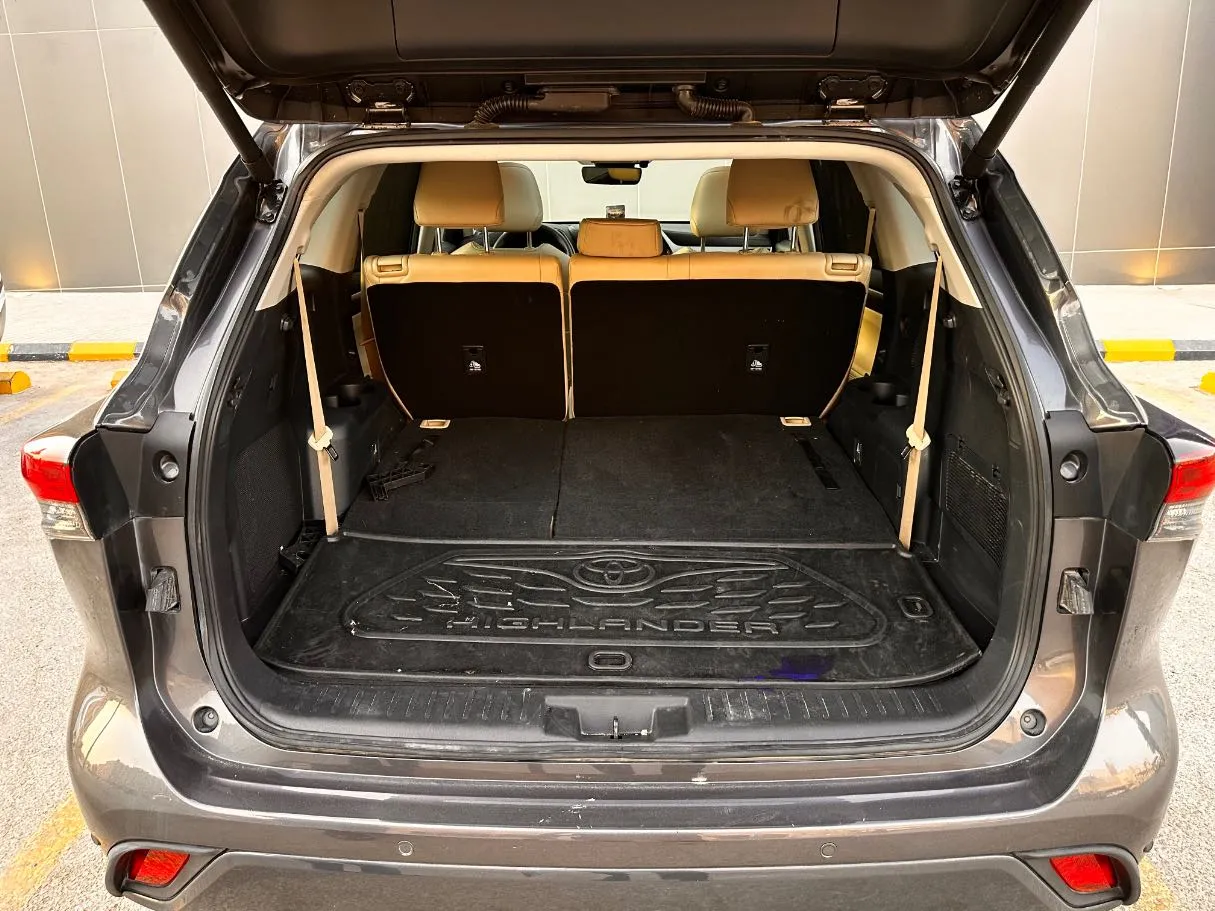 Car image 23