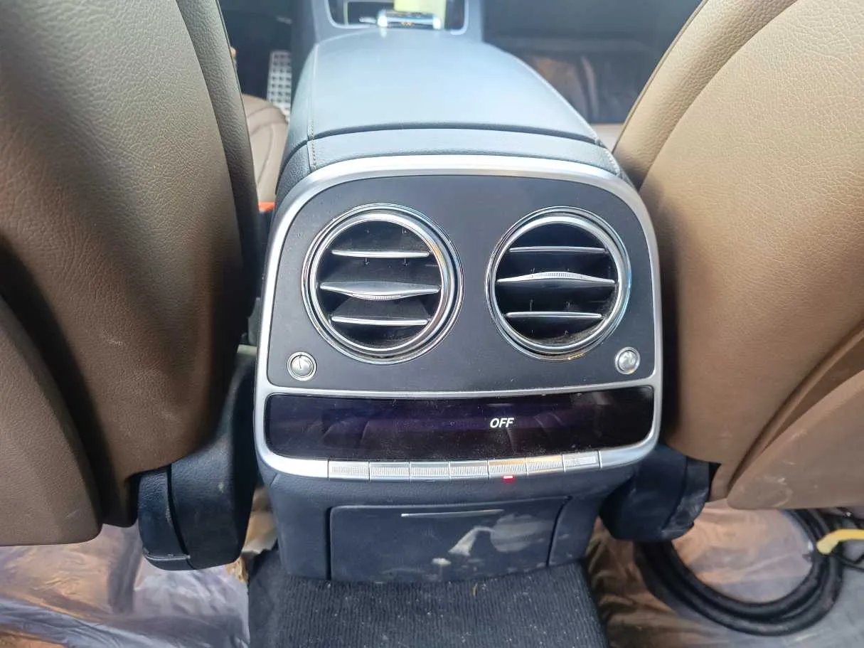 Car image 34
