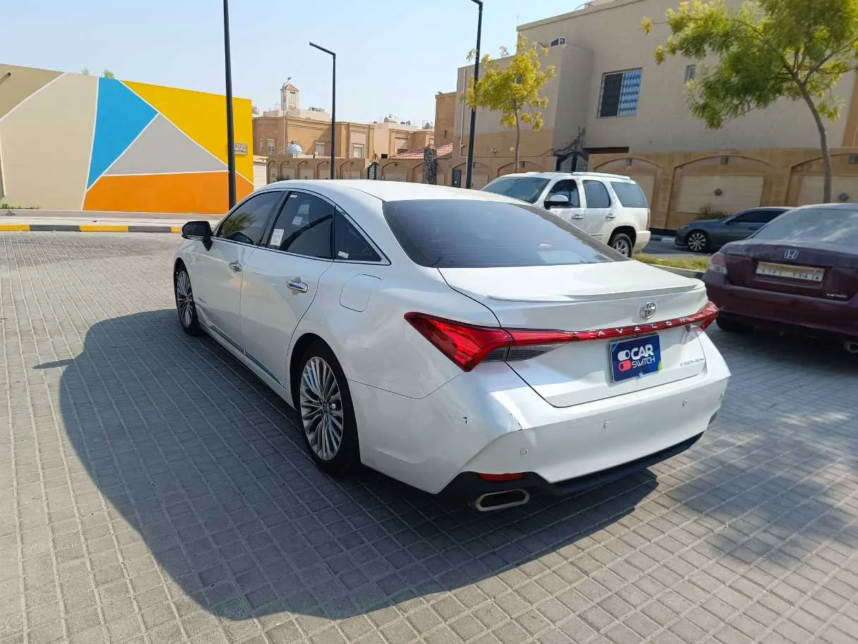 Car image 7